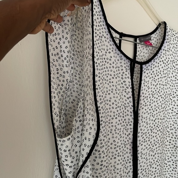 Vince Camuto Black & White Top Size L - Picture 4 of 7